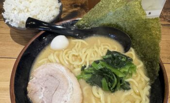 📷🎥 力丸家 (りきまるや)横浜家系ラーメン 袋井市旭町 飲み屋ガイド